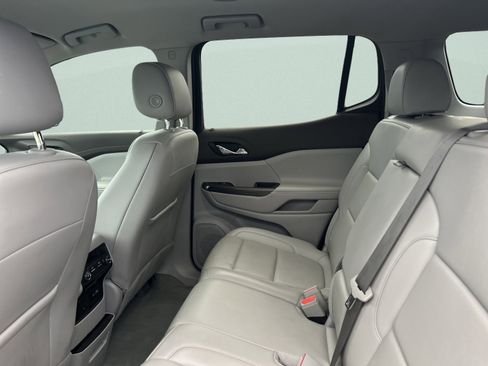 Used 2023 GMC Acadia SLT image 14