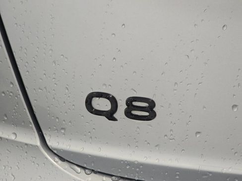 Used 2024 Audi Q8 Prestige w/ Prestige Package image 32