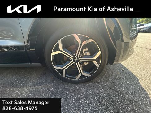 Certified 2025 Kia Niro EX Touring FWD image 3