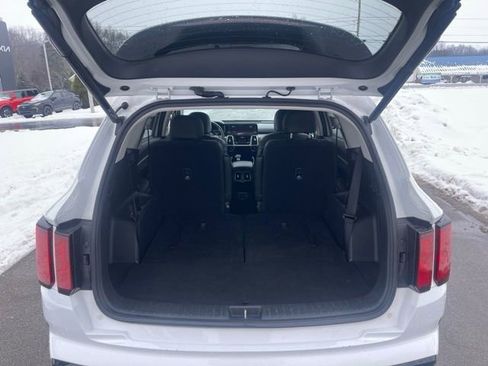 Certified 2022 Kia Sorento SX image 18