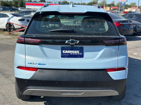 Used 2022 Chevrolet Bolt EUV Premier w/ Sun & Sound Package FWD image 7
