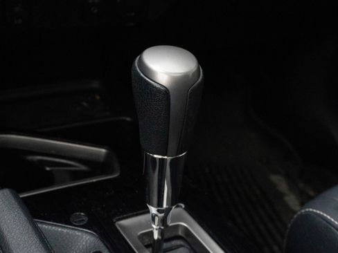 Used 2018 Toyota RAV4 Limited image 29