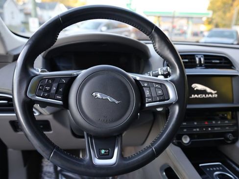 Used 2018 Jaguar F-PACE R-Sport AWD/4WD image 25