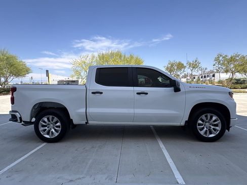 Used 2022 Chevrolet Silverado 1500 Custom RWD image 2