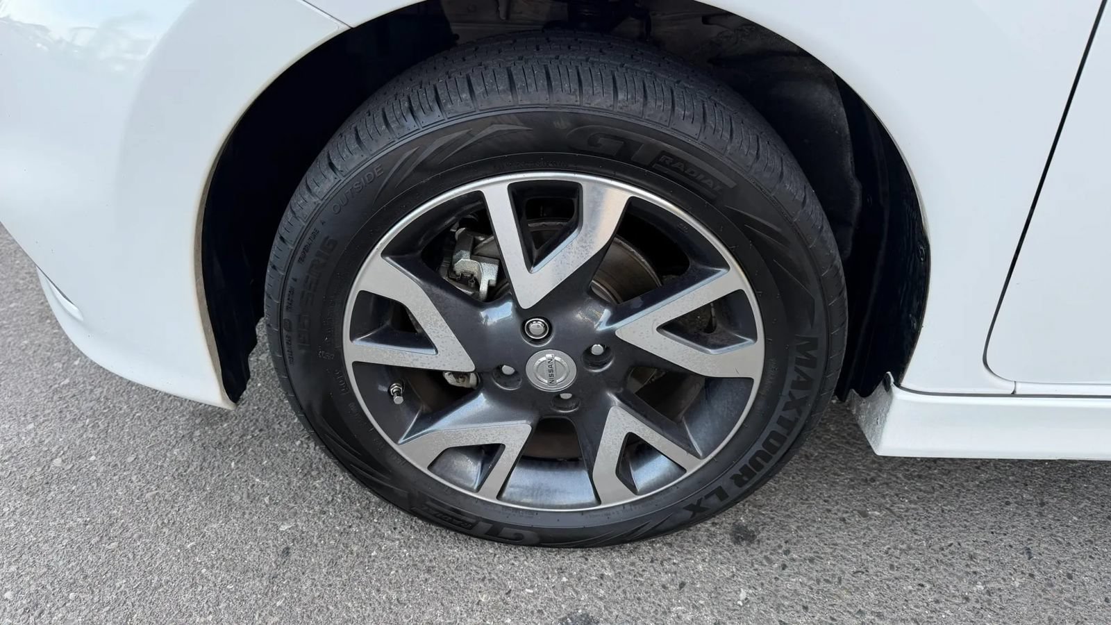 Used 2015 Nissan Versa Note SR FWD image 22