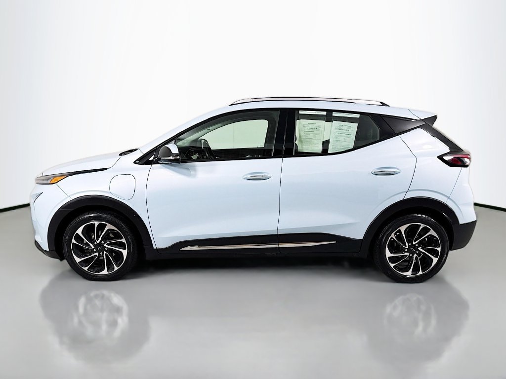 Used 2023 Chevrolet Bolt EUV Premier w/ Sun & Sound Package FWD image 9