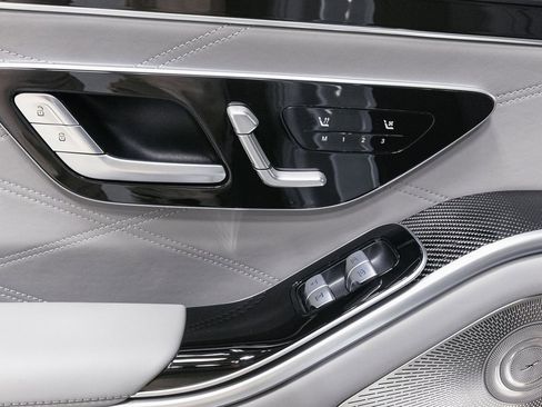 Used 2025 Mercedes-Benz S 63 AMG S image 27