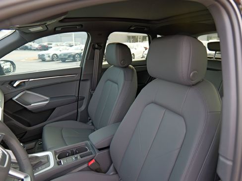 New 2025 Audi Q3 2.0T Premium image 10