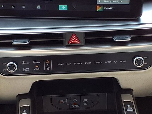 Certified 2025 Kia Sorento S image 15