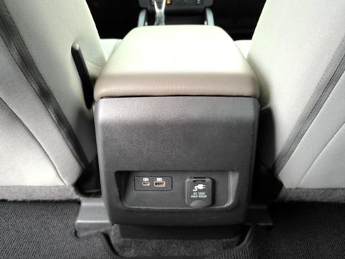 Used 2022 Nissan Frontier SV RWD image 23