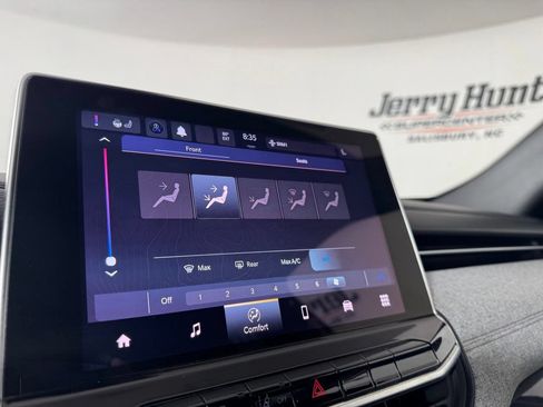 Used 2023 Jeep Compass Latitude AWD/4WD image 19