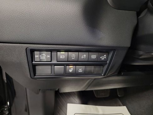 Used 2023 Toyota Tundra Limited image 23