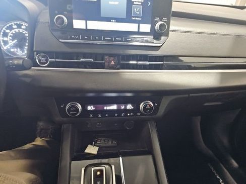 Used 2022 Mitsubishi Outlander SE image 23