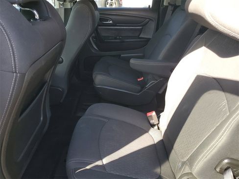 Used 2015 GMC Acadia SLE image 10