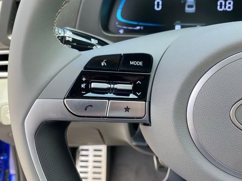 New 2025 Hyundai Elantra Sport FWD image 17