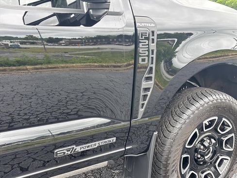 Used 2025 Ford F250 Platinum AWD/4WD image 11