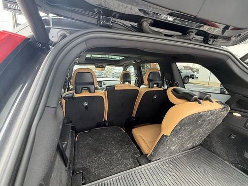 Used 2017 Volvo XC90 T6 Momentum w/ Vision Package image 16