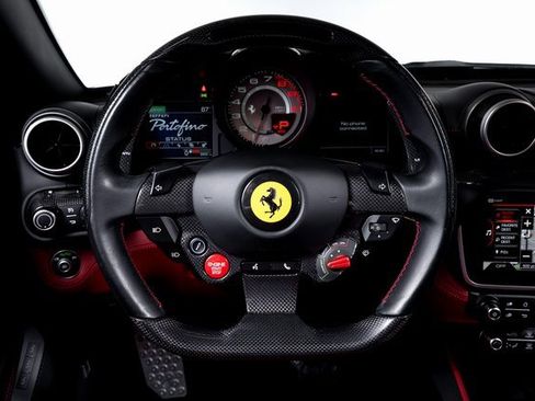 Certified 2020 Ferrari Portofino image 6