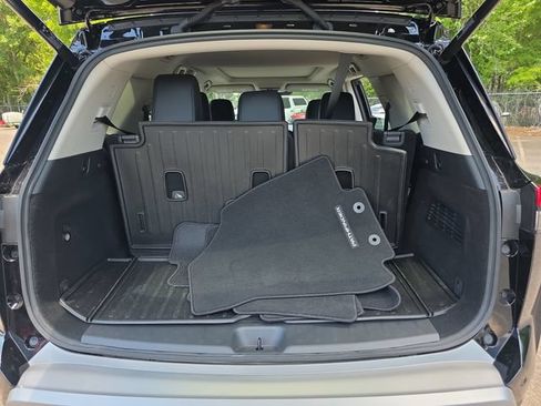 Used 2025 Nissan Pathfinder Platinum w/ Cargo Package AWD/4WD image 39