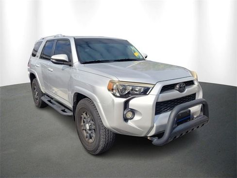 Used 2016 Toyota 4Runner SR5 Premium image 1