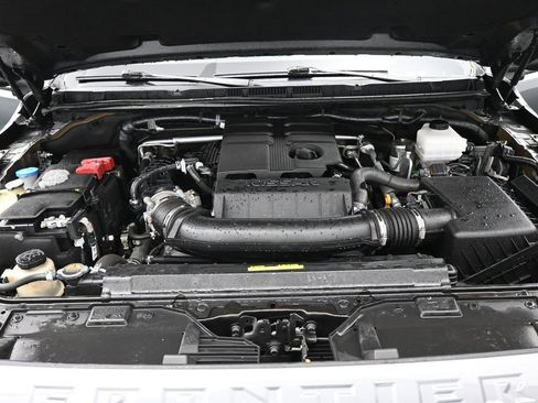 Used 2023 Nissan Frontier SV image 18