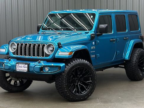 Used 2024 Jeep Wrangler Unlimited Sahara AWD/4WD image 1