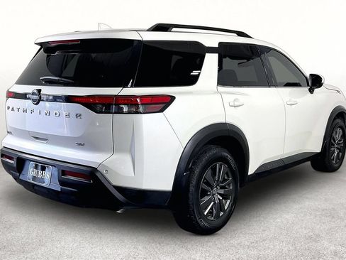 Used 2022 Nissan Pathfinder SV FWD image 4