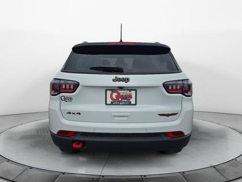 Used 2025 Jeep Compass Trailhawk AWD/4WD image 4