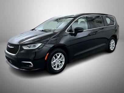 Certified 2023 Chrysler Pacifica Touring-L