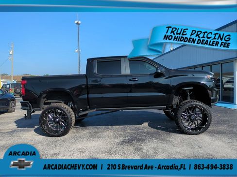Used 2020 Chevrolet Silverado 1500 RST AWD/4WD image 3