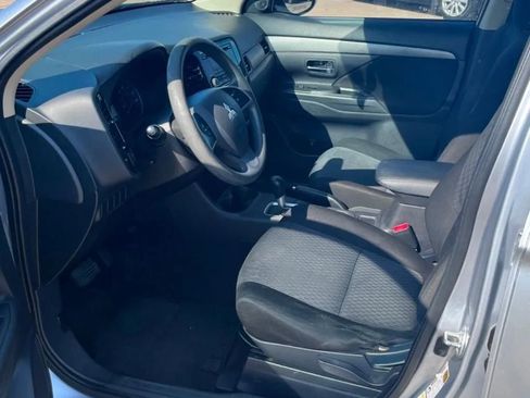 Used 2014 Mitsubishi Outlander ES FWD image 20