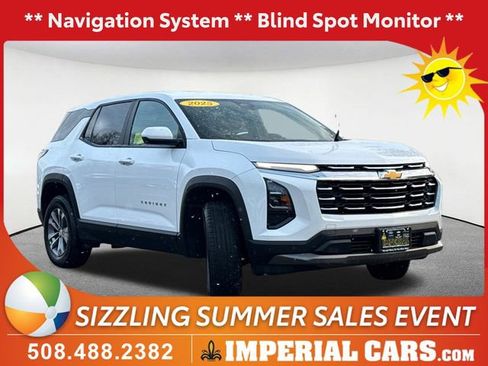Used 2025 Chevrolet Equinox LT AWD/4WD image 1