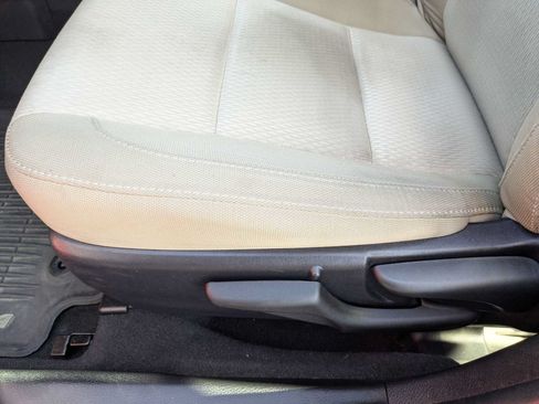 Used 2016 Toyota Corolla LE FWD image 13