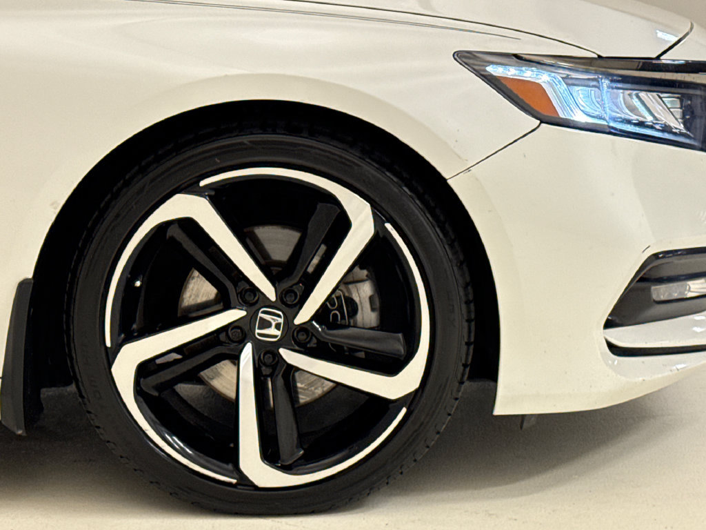 Used 2018 Honda Accord Sport image 6
