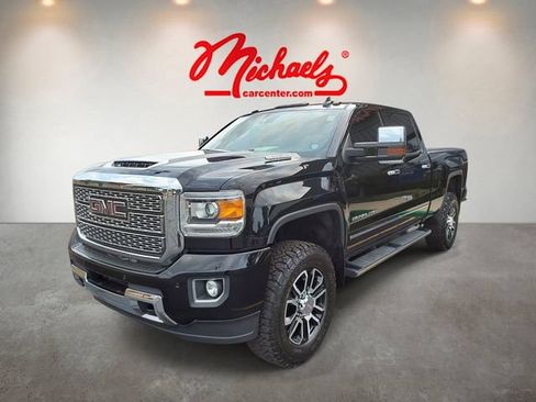 Used 2019 GMC Sierra 2500 Denali AWD/4WD image 3