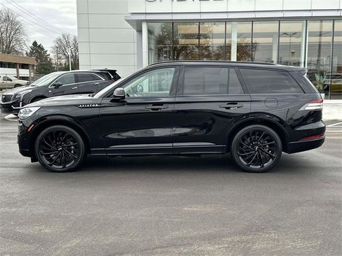 Used 2023 Lincoln Aviator Black Label w/ Jet Package image 40