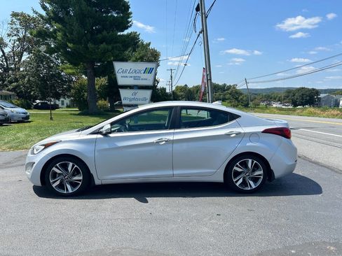 Used 2015 Hyundai Elantra Limited image 12