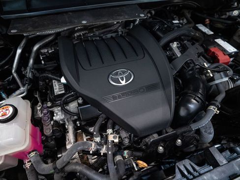 Used 2023 Toyota Highlander Platinum image 13