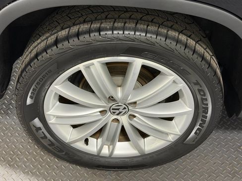 Used 2014 Volkswagen Tiguan SEL image 18