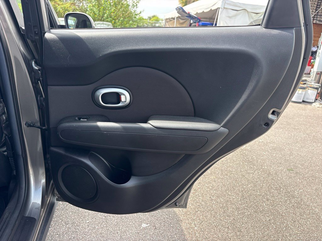Used 2019 Kia Soul FWD image 17