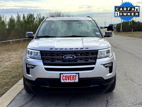 Used 2018 Ford Explorer XLT w/ Equipment Group 202A image 3