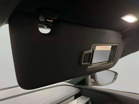 Used 2022 Audi e-tron Premium Plus w/ Premium Plus Package image 72