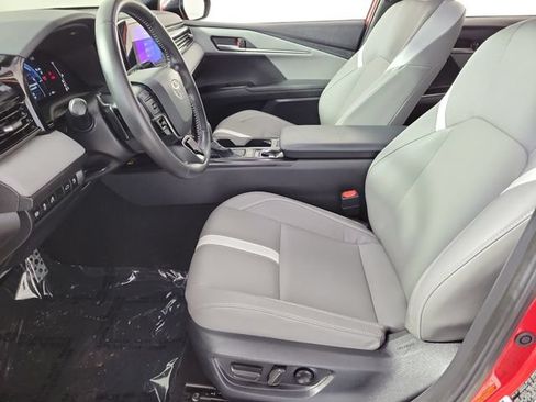 Used 2025 Toyota Camry SE FWD image 19