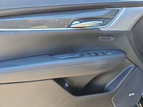 Certified 2022 Cadillac XT5 Sportv image 12