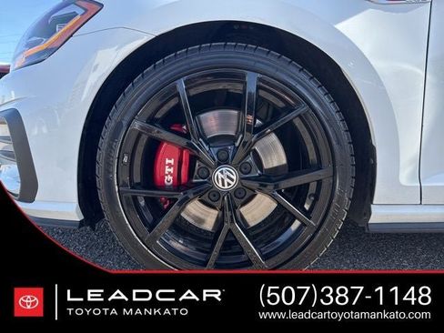 Used 2018 Volkswagen GTI SE image 6