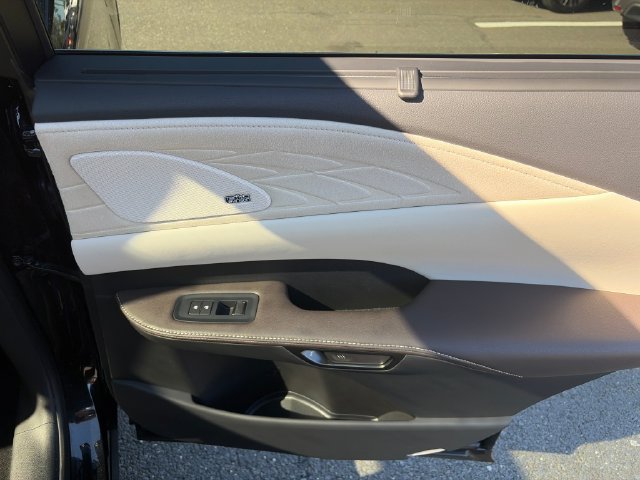 Used 2024 Lexus RX 350 AWD w/ Convenience Package image 32