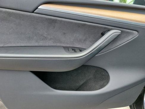 Used 2024 Tesla Model Y Performance AWD/4WD image 19