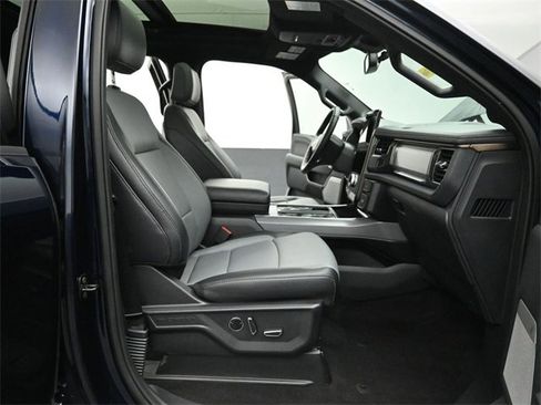 Used 2024 Ford F150 Lightning Lariat image 31