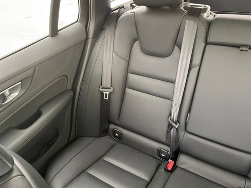 Used 2025 Volvo V60 B5 Cross Country Plus image 38