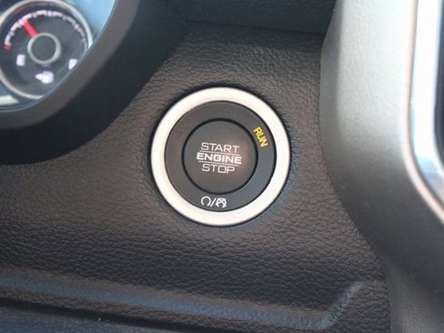 Used 2019 RAM 1500 Laramie image 30